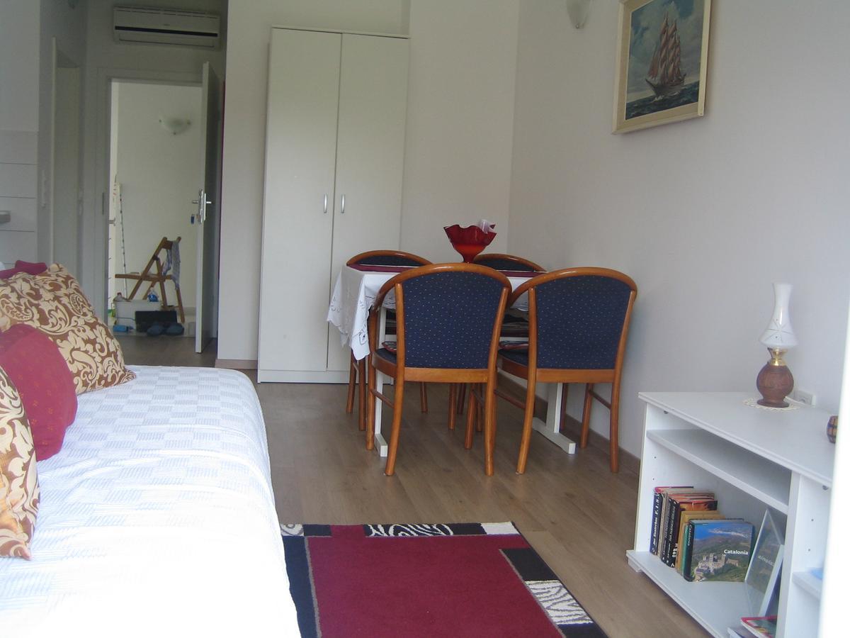 L&L Apartments โปวิเล ภายนอก รูปภาพ