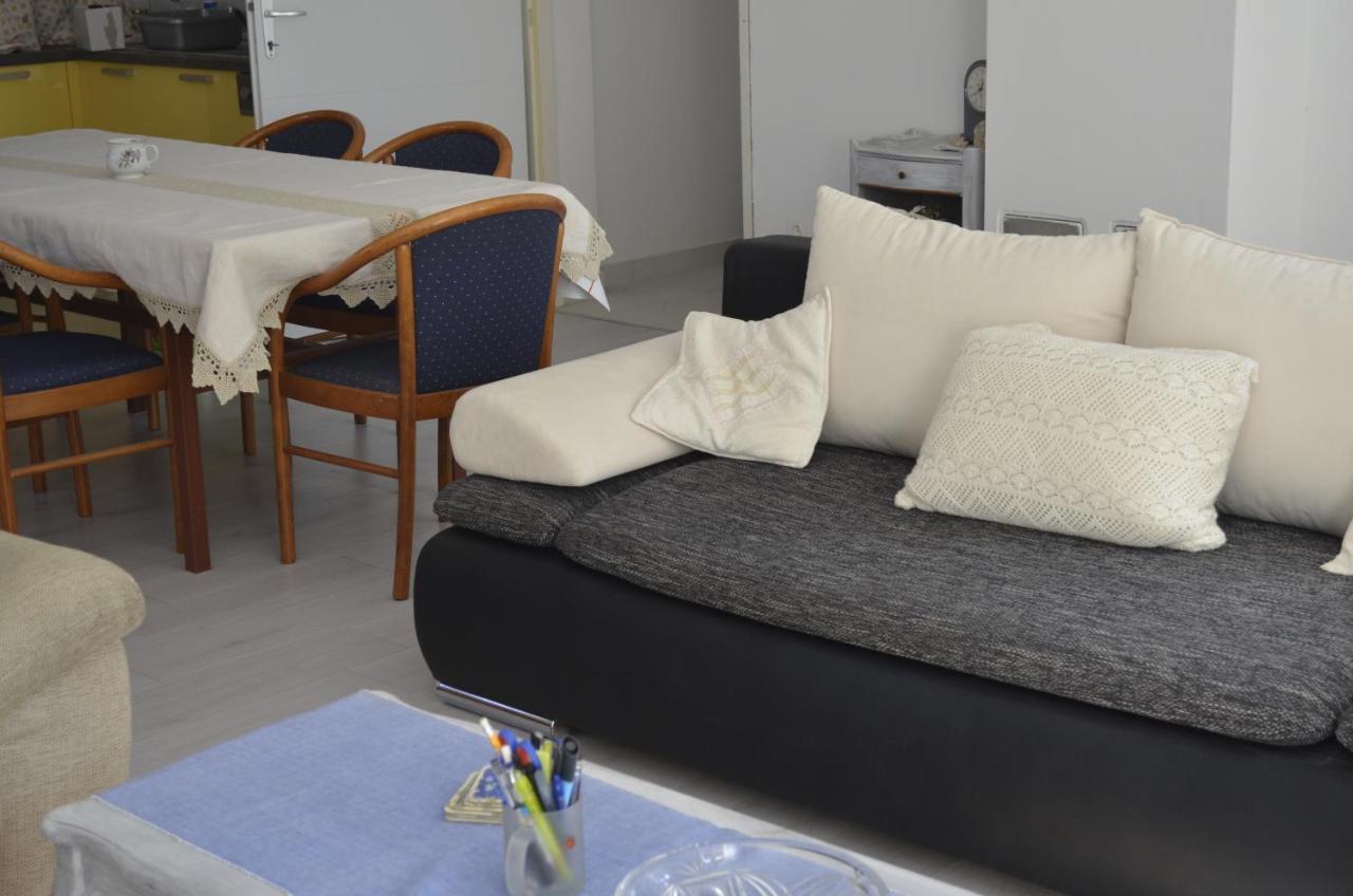 L&L Apartments โปวิเล ภายนอก รูปภาพ